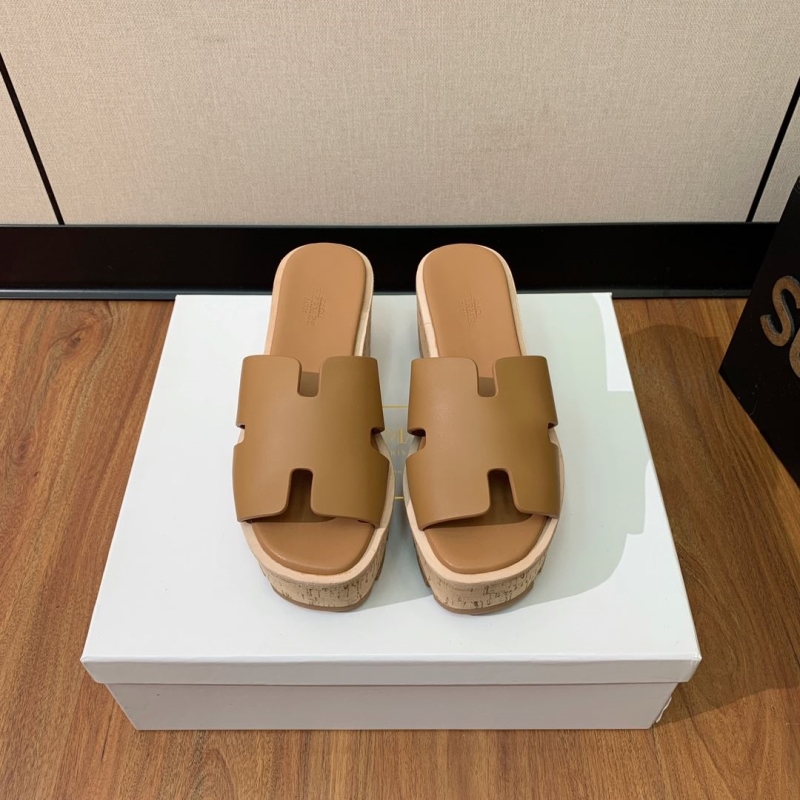 H**mes slippers